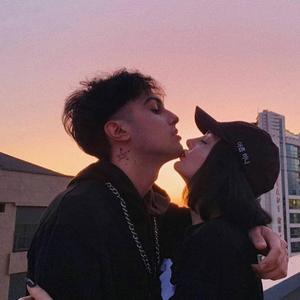 与朋友高级会所操富婆
